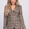 Aansluitende geruite blazer
