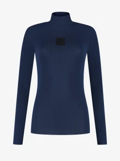 Aansluitende top met logo patch en col