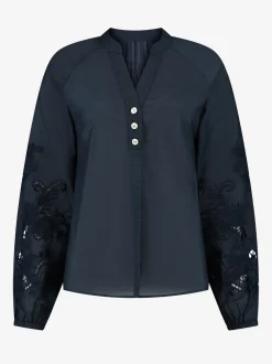 Blouse met embroidery