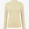 Fitted top met col