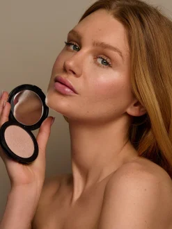 HIGHLIGHTING GLOW POWDER
