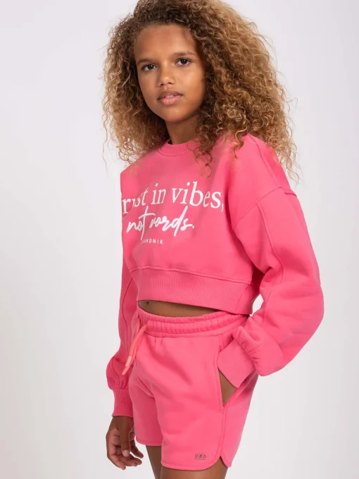 Korte sweater met tekst