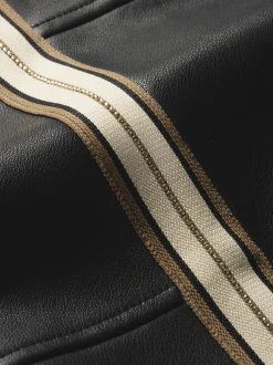 Leren look broek met bies aan zijkant
