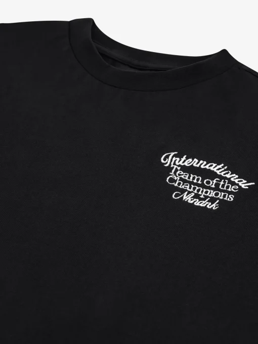 Losvallend T-shirt met geborduurde tekst