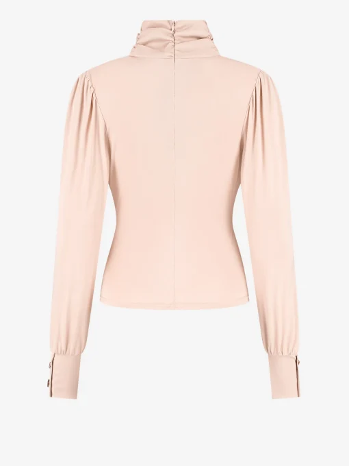 Top met col en open detail bij hals