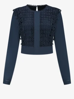 Top met kanten details